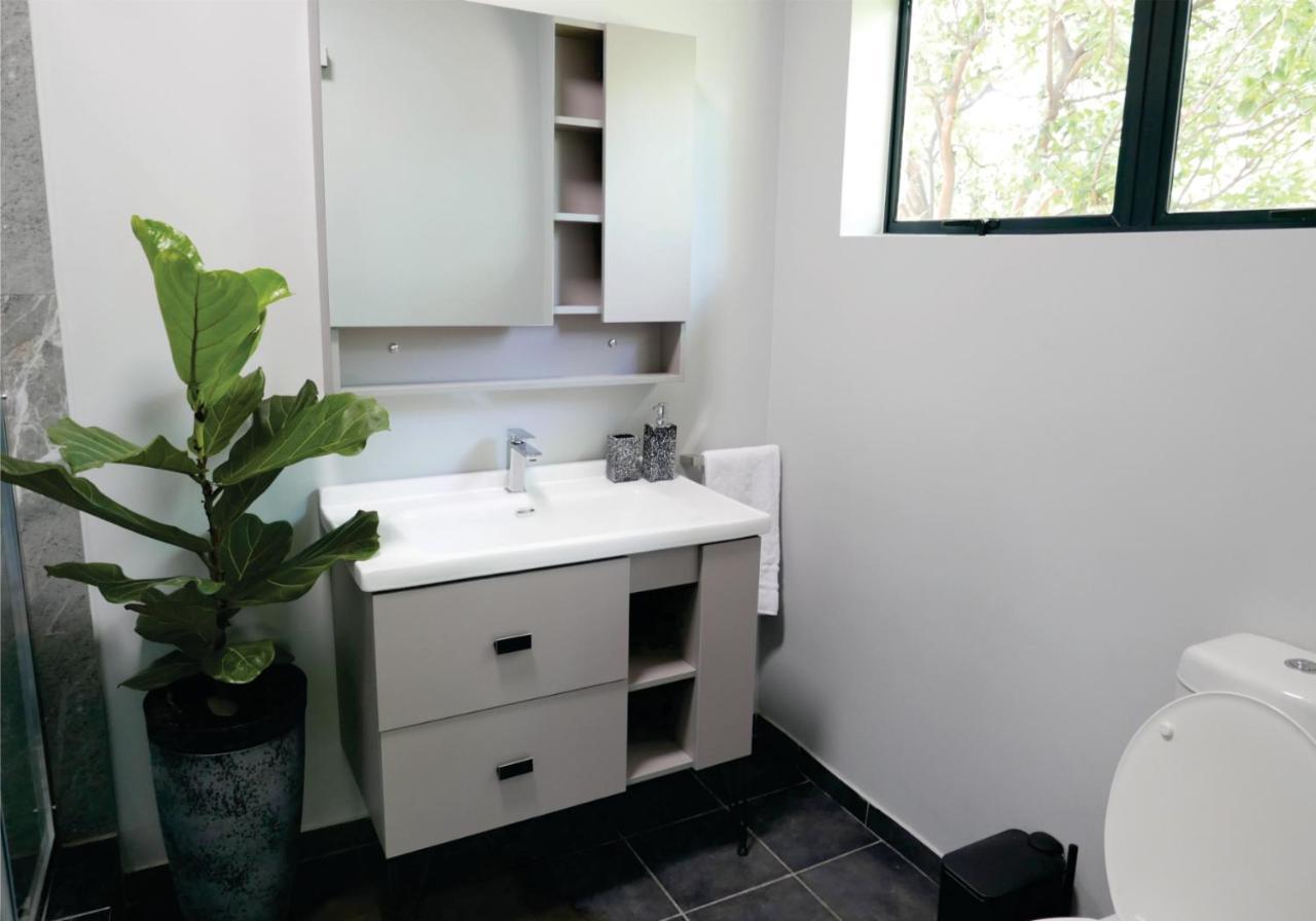 Waterside Cottages & Villas - Self Catering Gaborone Esterno foto