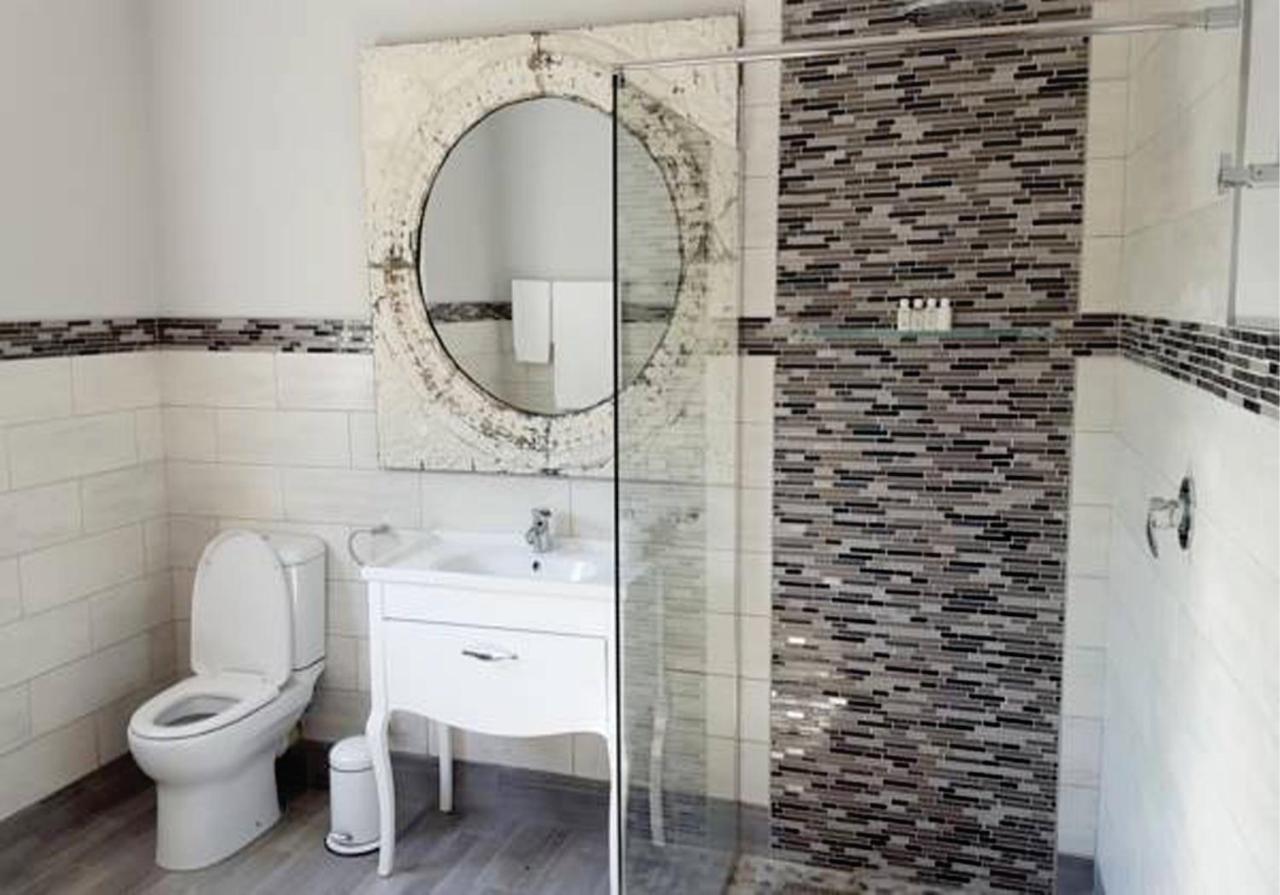 Waterside Cottages & Villas - Self Catering Gaborone Esterno foto